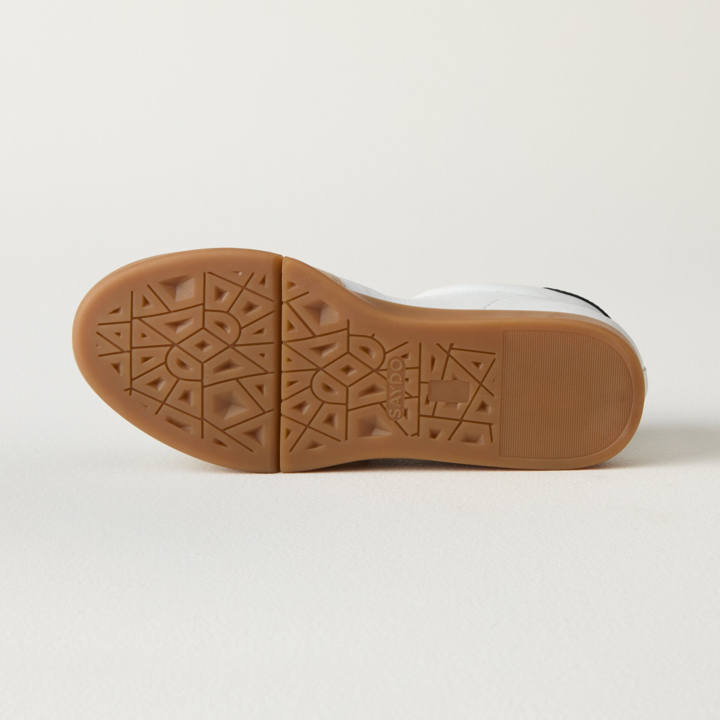 Off White/Black/Taupe