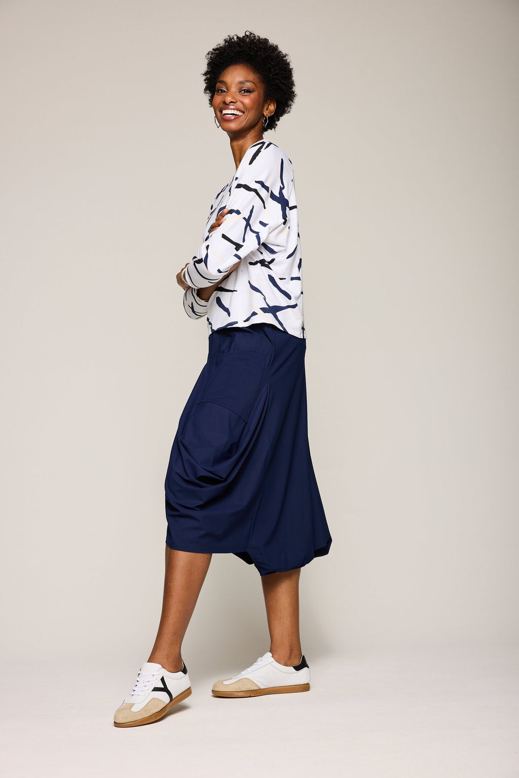 Off White/Black/Taupe